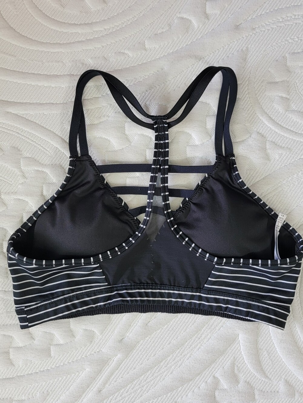 Victoria’s Secret Sport VSX Black White Strappy Front Racerback Bra Medium - Picture 3 of 5